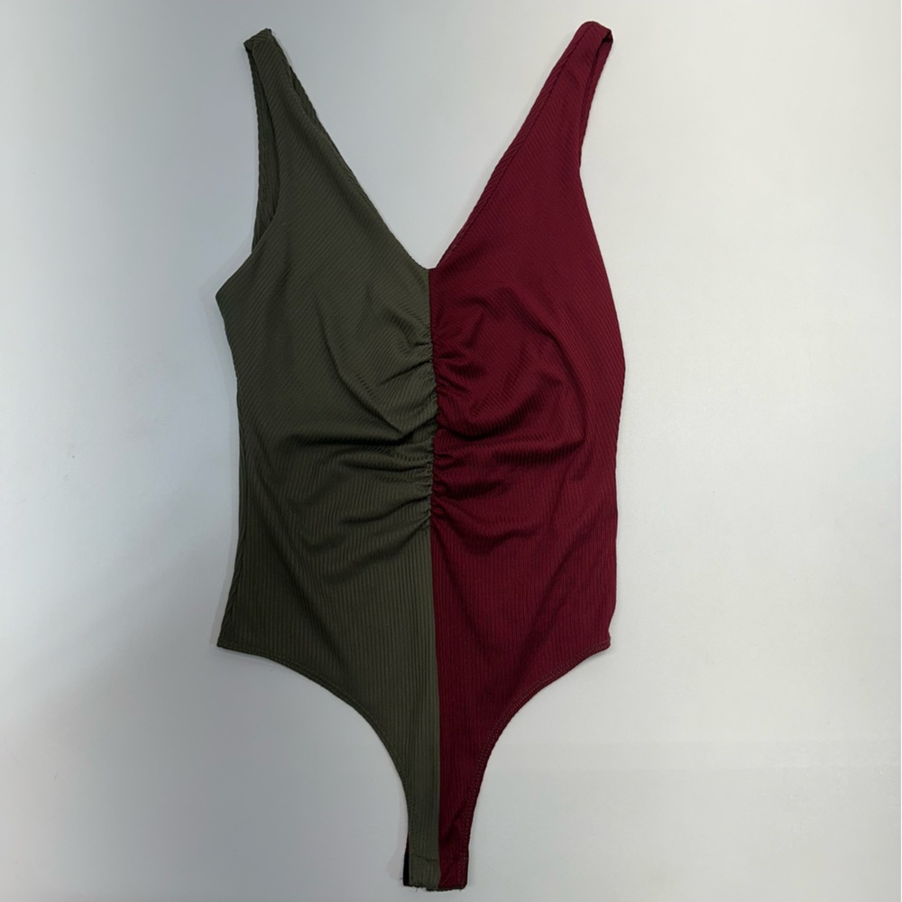 Peach Love California Women’s Ribbed Maroon Olive Colorblock Bodysuit Size Large